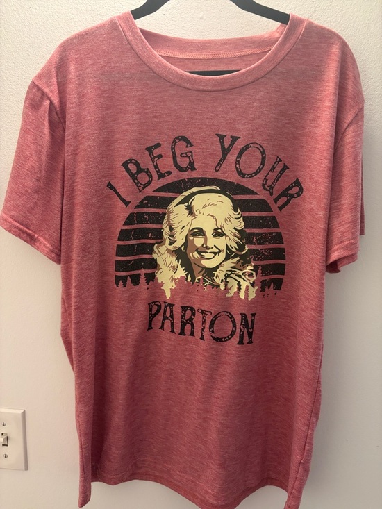 Tops - Graphic Tee "I Beg Your Parton" - Dusty Rose with Black & Cream Print